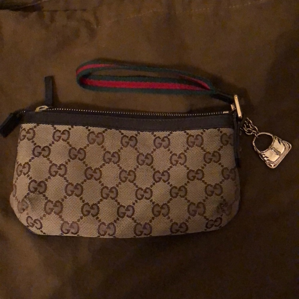 SOLD!! ✔️ 💯 % authentic Gucci clutch - Picture 1 of 8